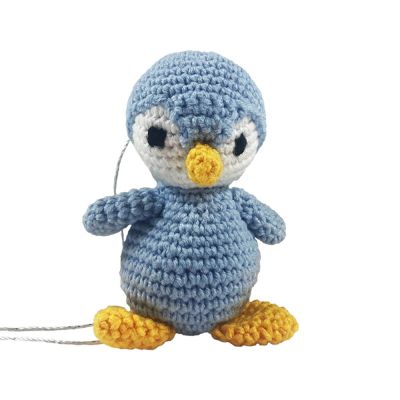 Украса за коледна елха със син пингвин - плетена на една кука, ръчно изработена, комплект 1