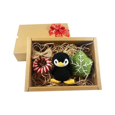 Set Black Penguin cu 3 decorațiuni croșetate pentru bradul de Crăciun 